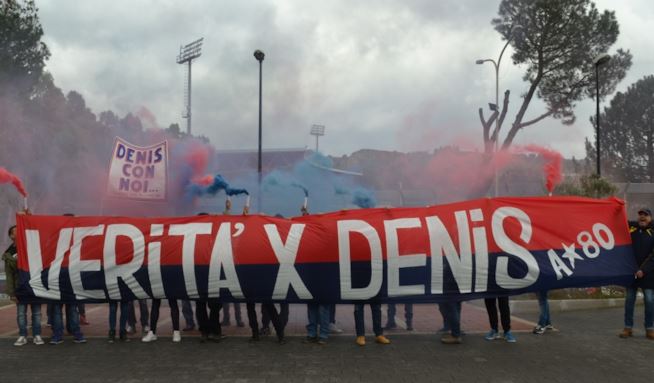 verita-per-denis-bergamini-i-tifosi-del-cosenza-protestano-maxw-654